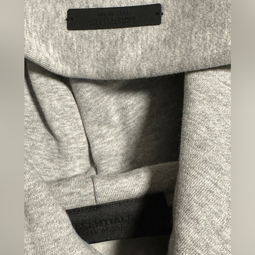 Fear of God ESSENTIALS FW24 Light Heather Gray Hoodie Size XS NWT - Picture 6 of 6